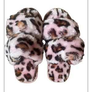Fluffy Animal Print And Pink Slippers By Shein Size US 5.5
